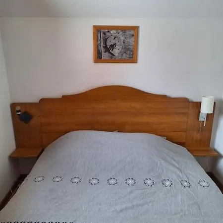 Montrond T2 34m2, 6 Personnes Apartment